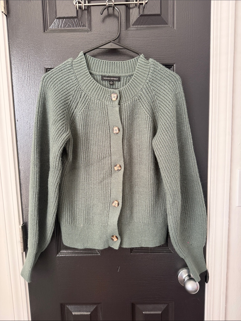Banana Republic Women’s Sage Green Button-Front Knit Cardigan